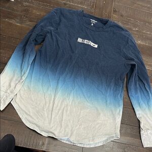 Hollister Men's Gradient Blue Long Sleeve Tee